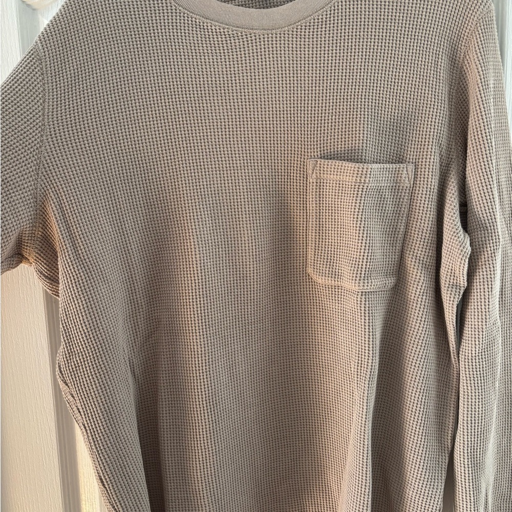 Uniqlo Men's Taupe Waffle Knit Long Sleeve Tee